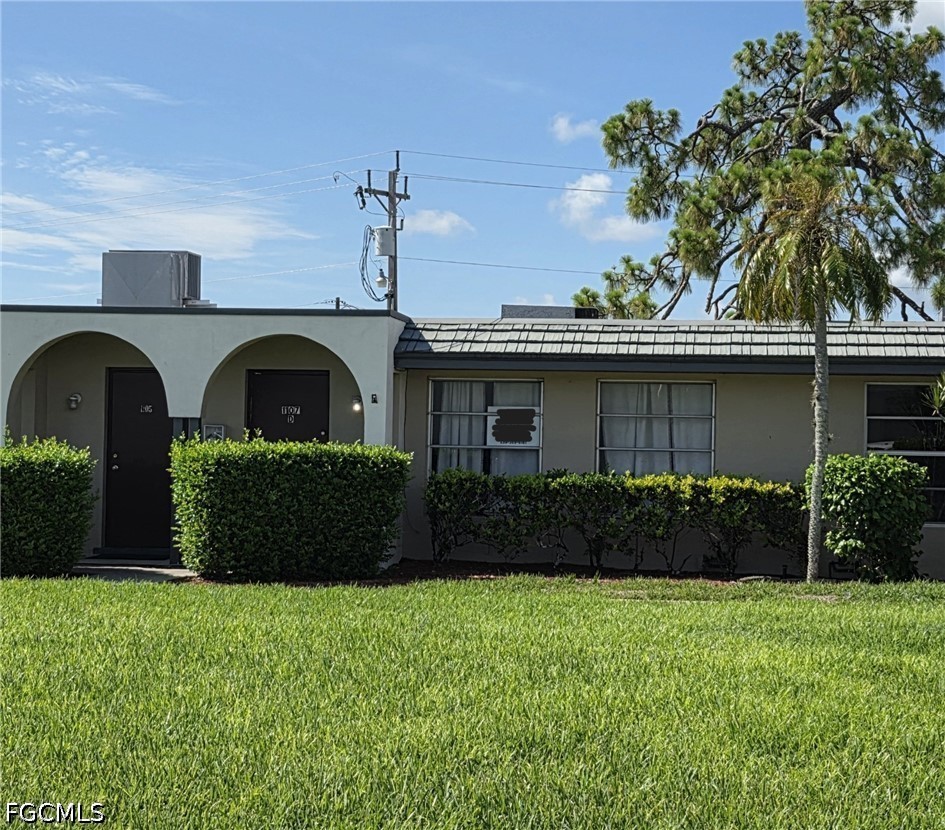 1107 S Loop Blvd — photo