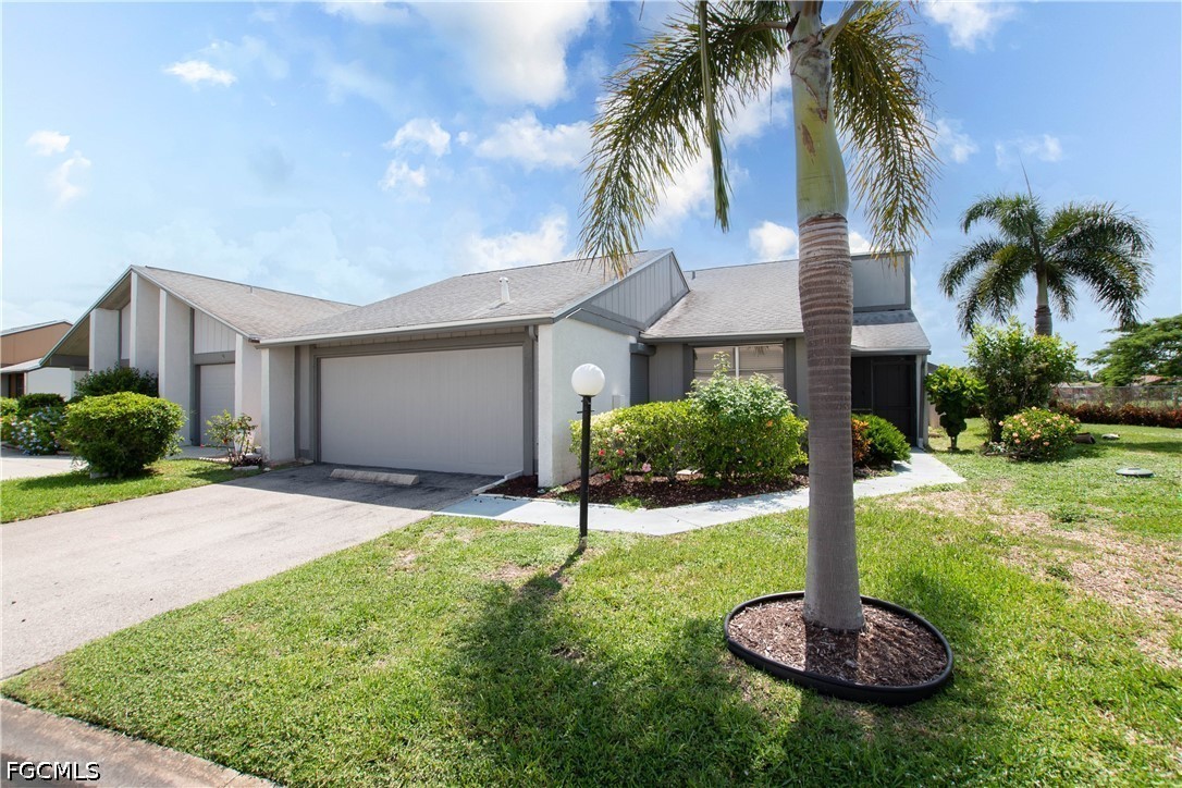 9749 Maplecrest Cir — photo