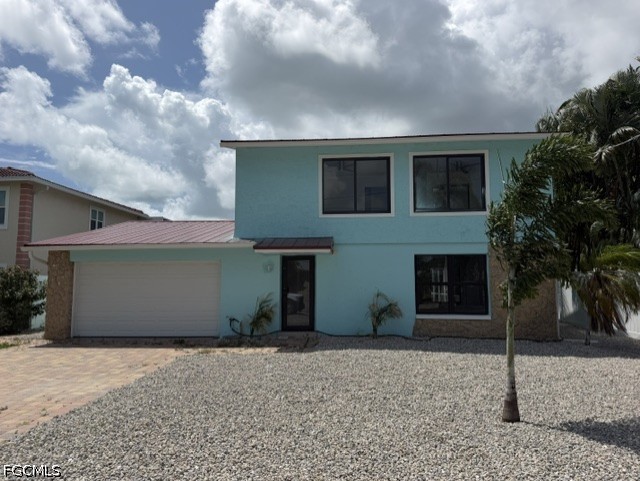 215 Albatross St — photo
