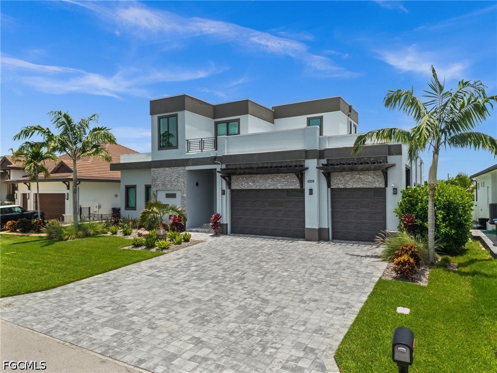 5305 Bayshore Ave — photo