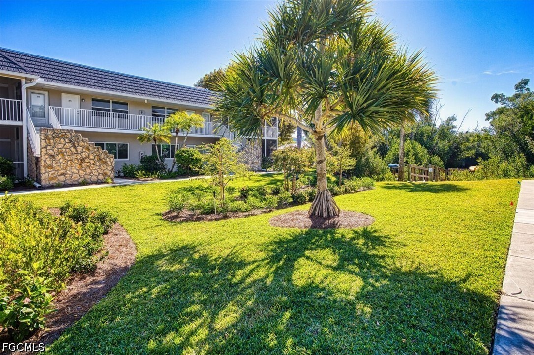 601 Periwinkle Way D-7 — photo