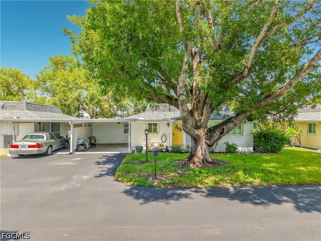 842 Pangola Dr — photo