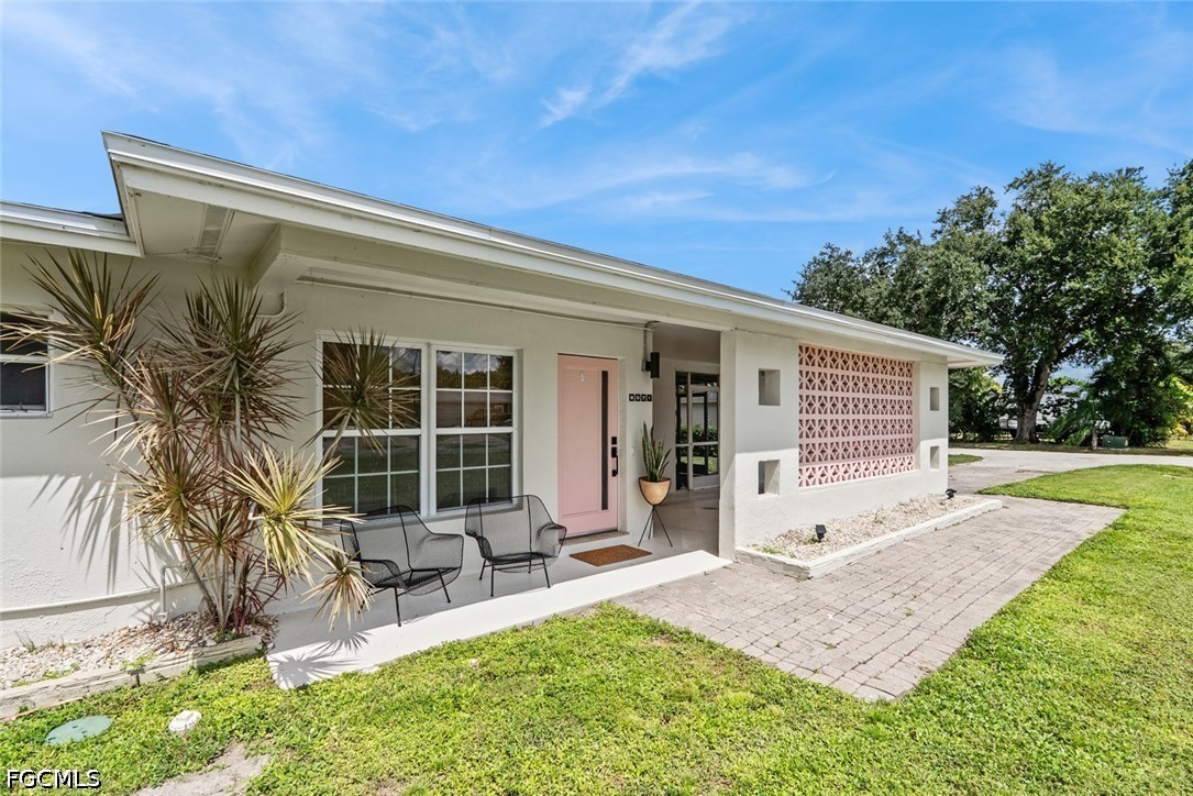 8071 San Carlos Blvd — photo