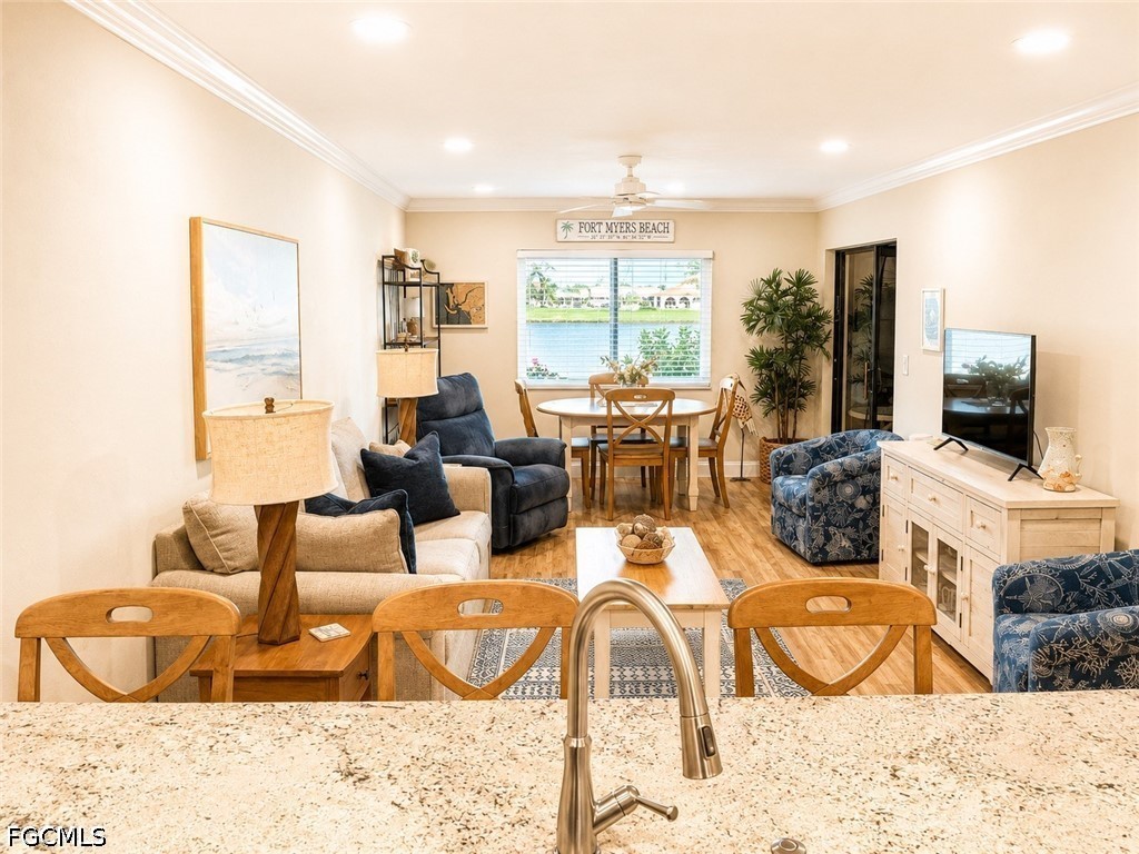 11140 Caravel Cir 106 — photo