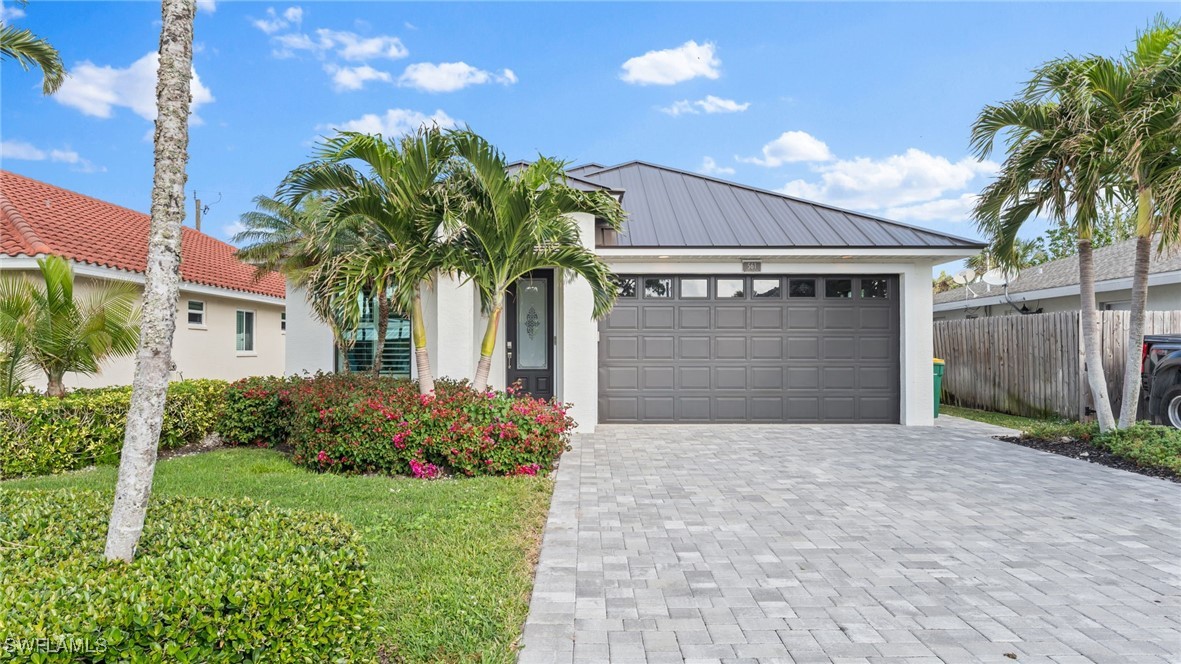 561 94th Ave N — photo