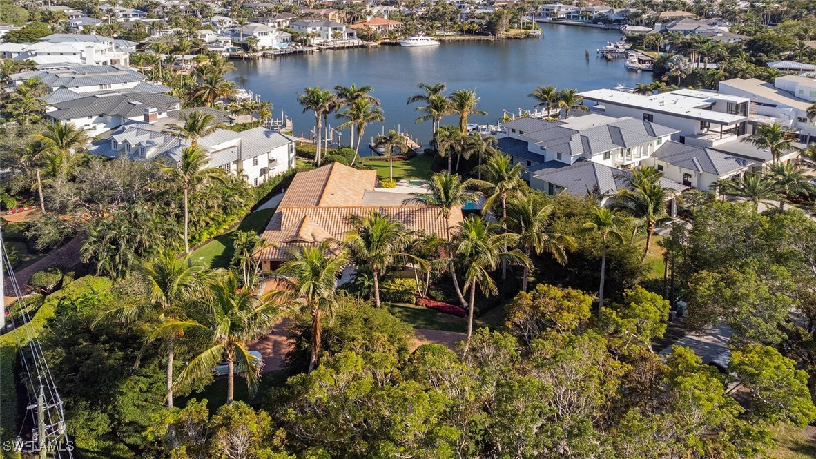Home in Naples, FL 34102 — photo 3