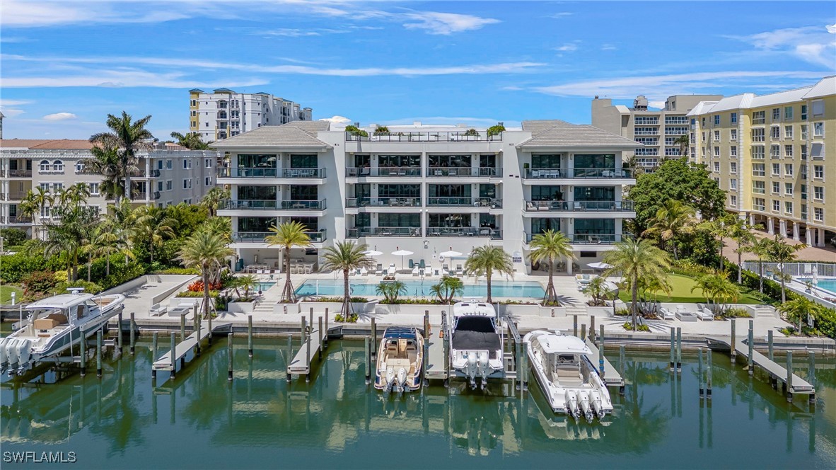 1820 Gulf Shore Blvd N 202 — photo