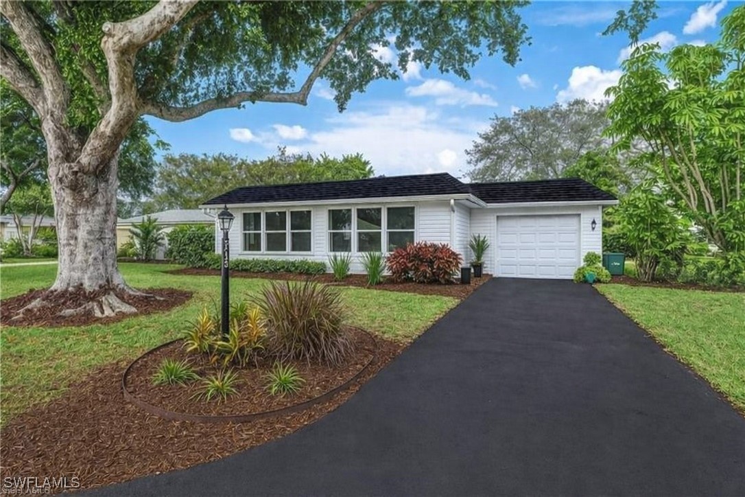 233 Yorkshire Ct — photo