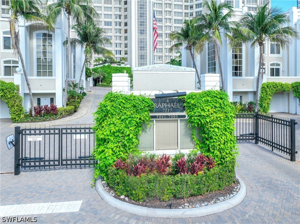 7117 Pelican Bay Blvd 507 — photo