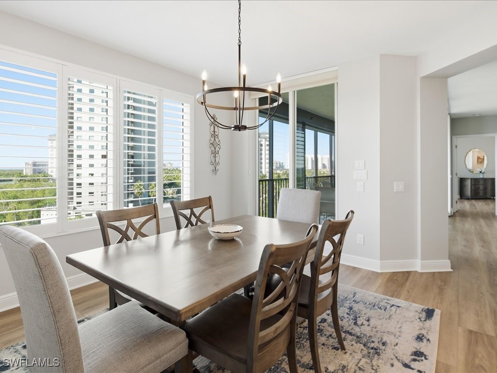 445 Cove Tower Dr 704 — photo