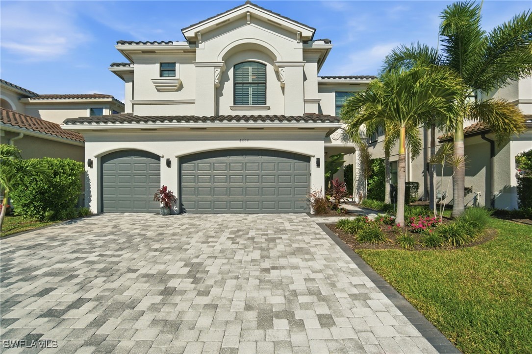 4654 Kensington Cir — photo