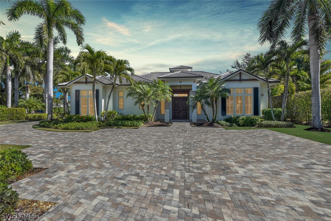 2250 Crayton Road, Naples, FL 34103
