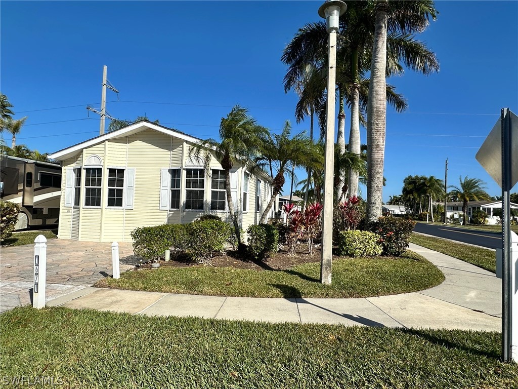 1671 Diamond Lake Cir — photo
