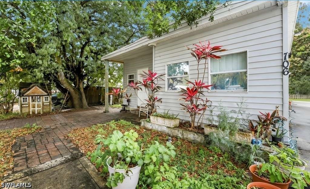 106 Moon Bay St — photo
