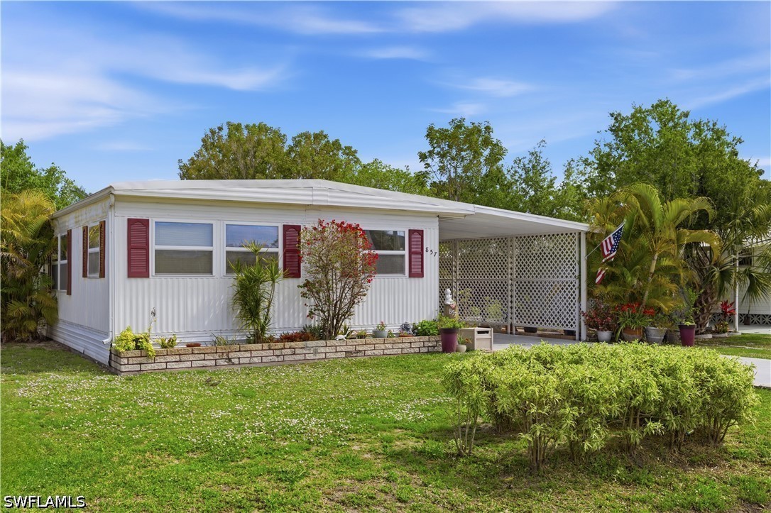 857 Manatee Rd — photo