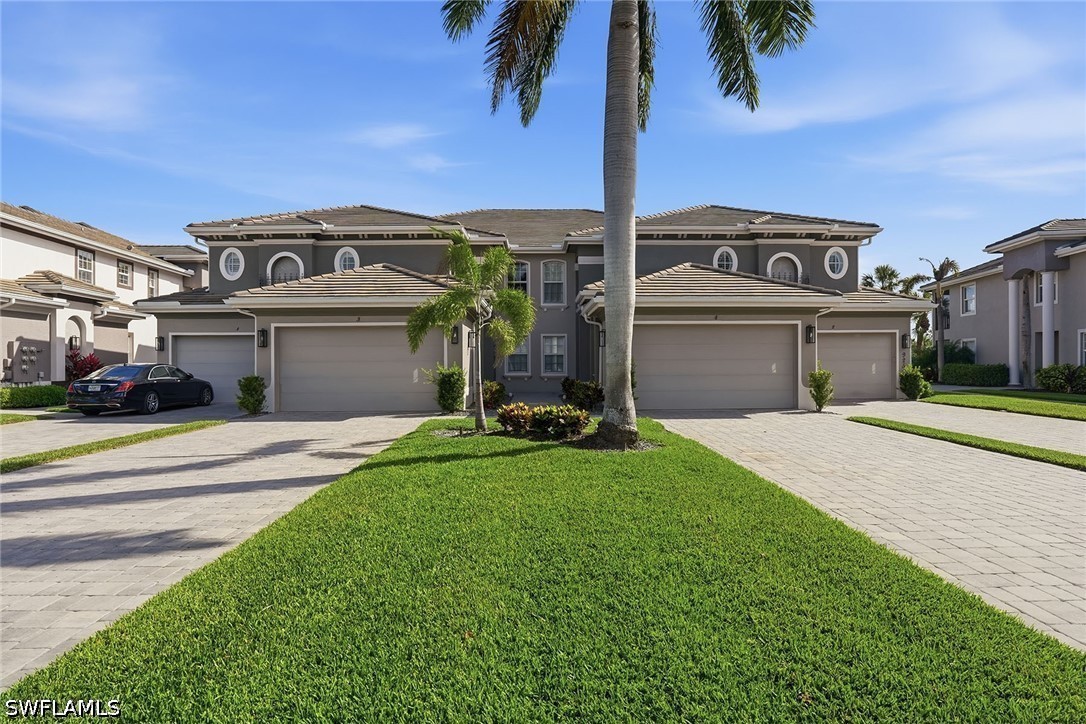 9250 Triana Ter 203 — photo