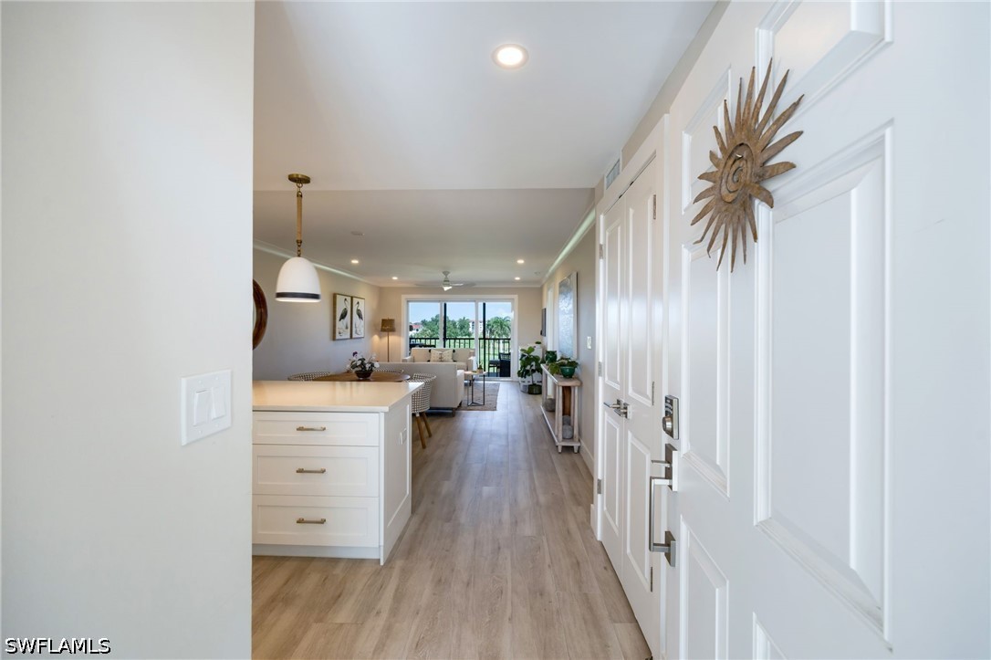 29 High Point Circle E #403, Naples, FL 34103 — photo 2