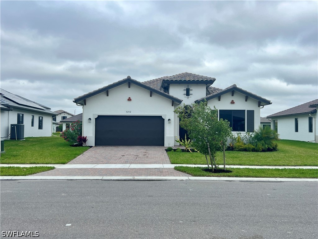 5252 Lamone Ln — photo