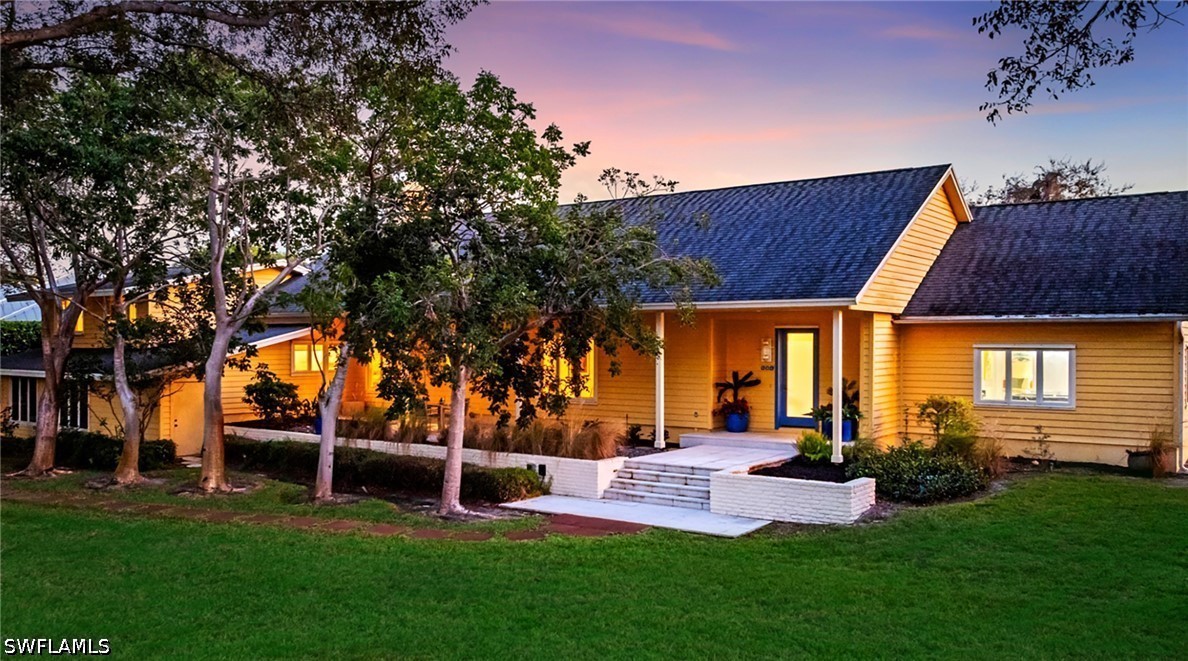 586 Yucca Road, Naples, FL 34102