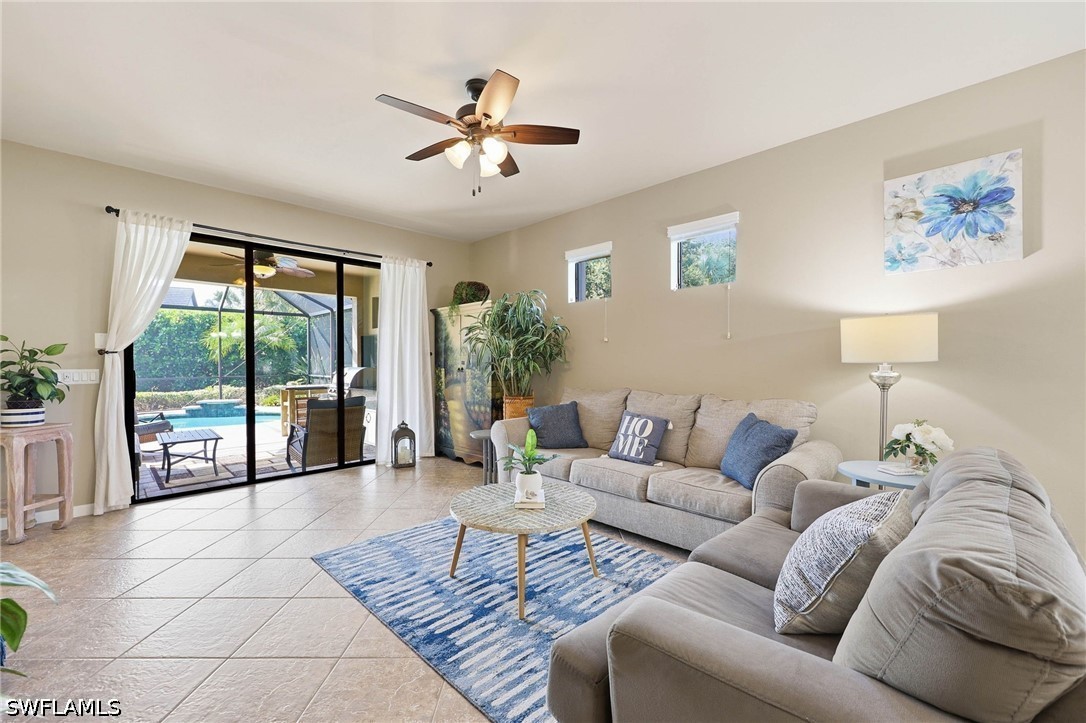 7156 Live Oak Dr — photo