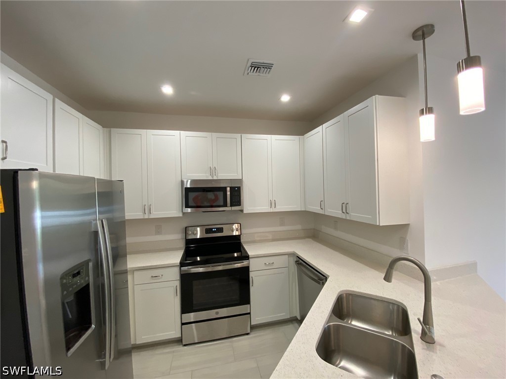 7530 Rockefeller Drive, Naples, FL 34119 — photo 3