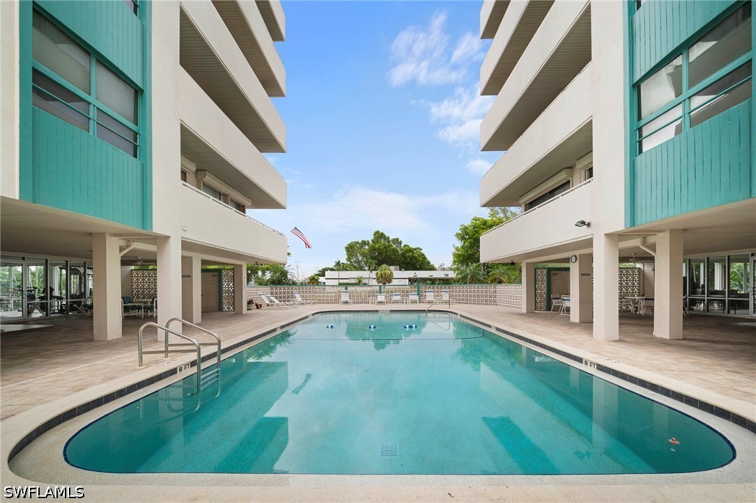 4807 Sunset Ct 405 — photo