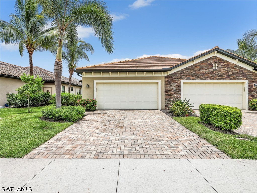 9157 Glenforest Dr — photo