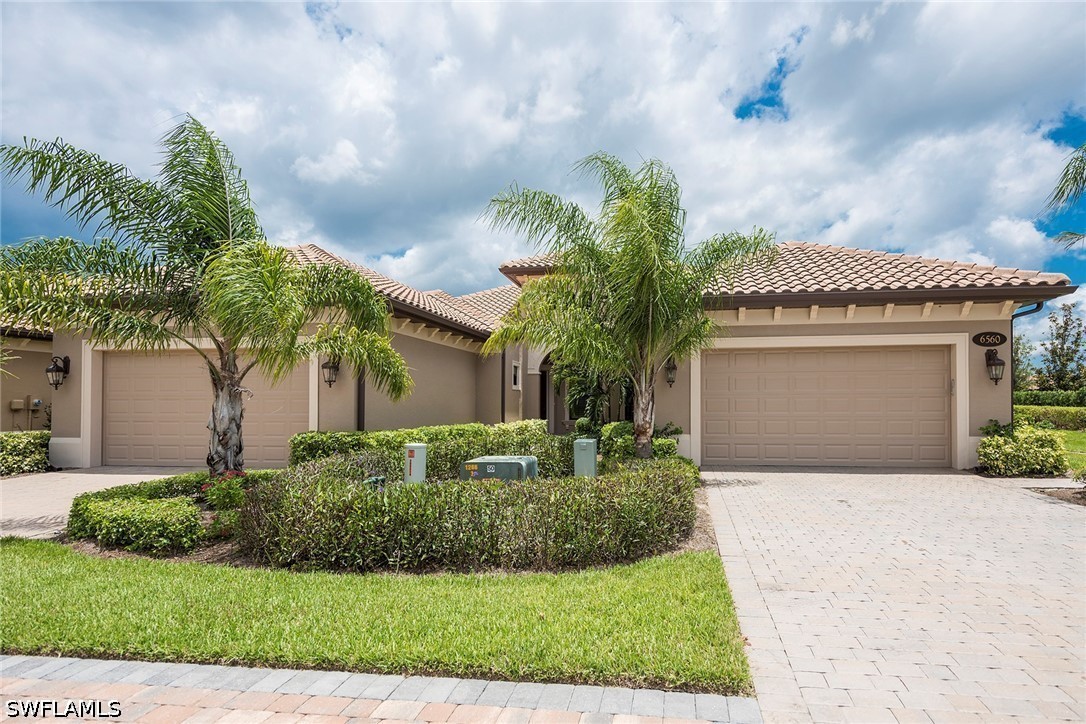 6560 Roma Way, Naples, FL 34113