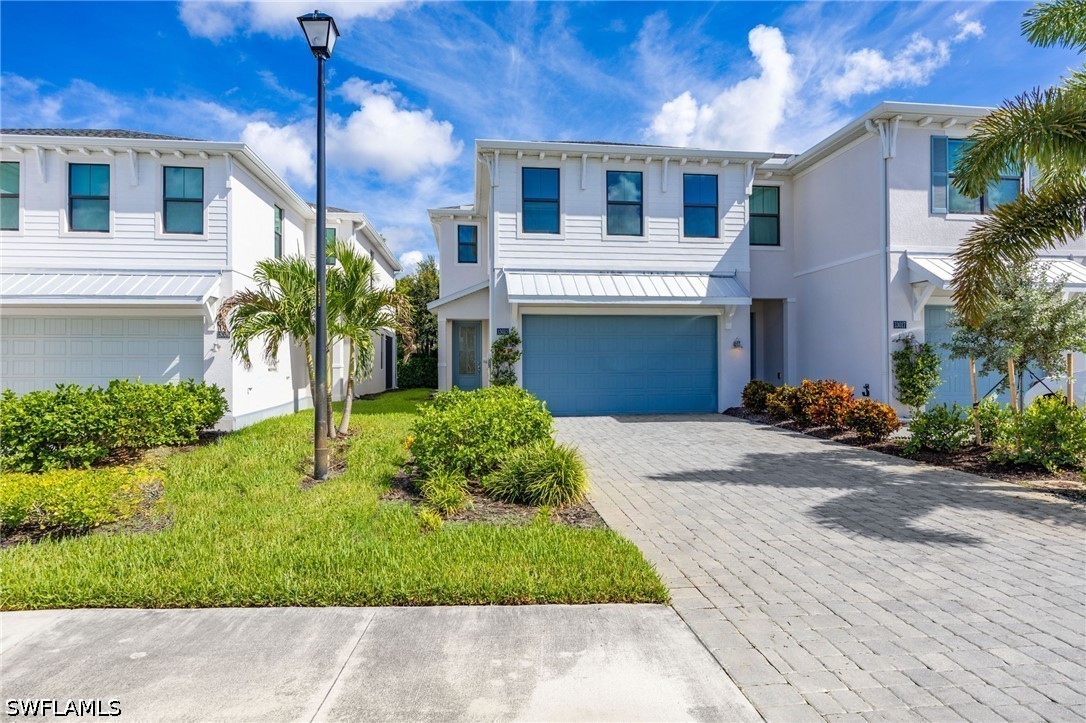 13013 Pembroke Dr — photo