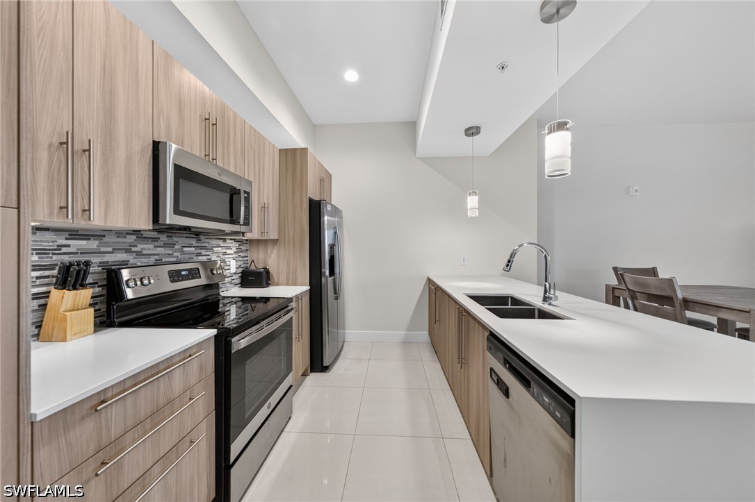 15901 Royal Pointe Ln 405 — photo