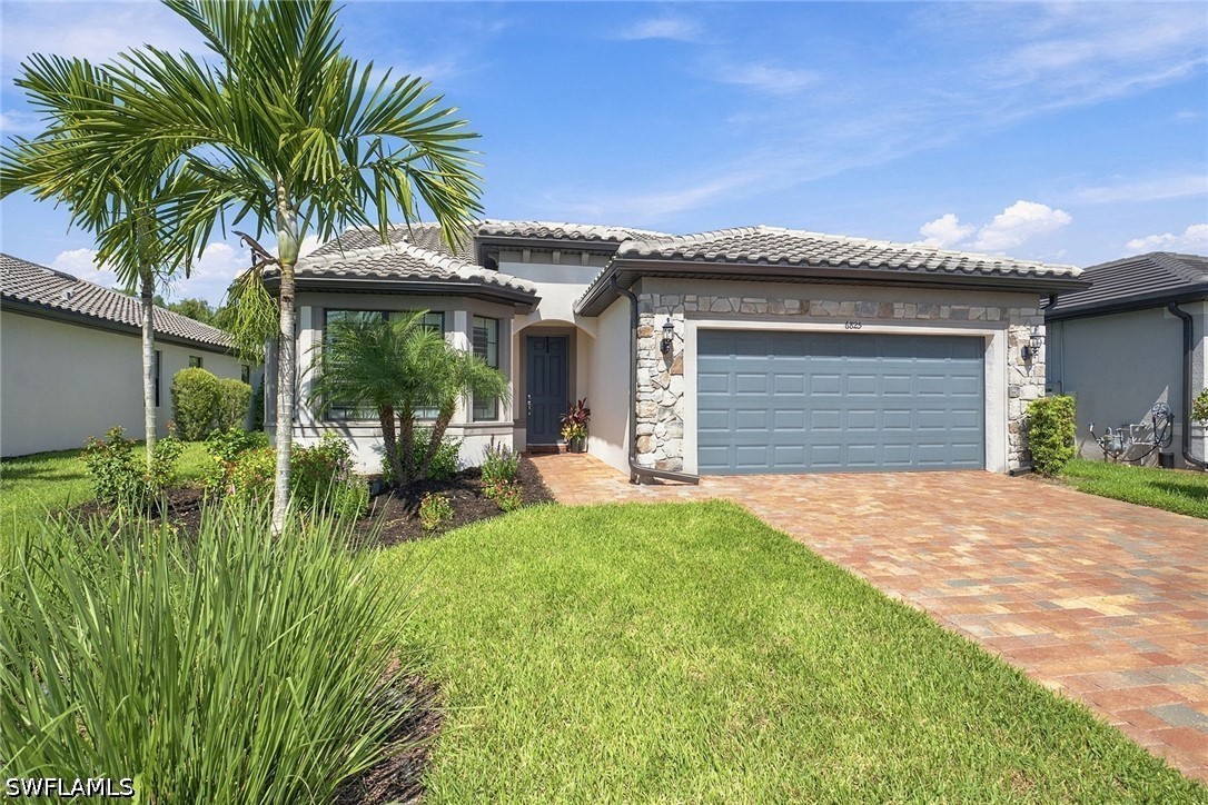 6825 Greenbriar Ct — photo