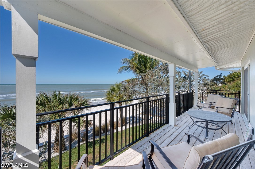 1065 Gulf Shore Blvd N 201 — photo