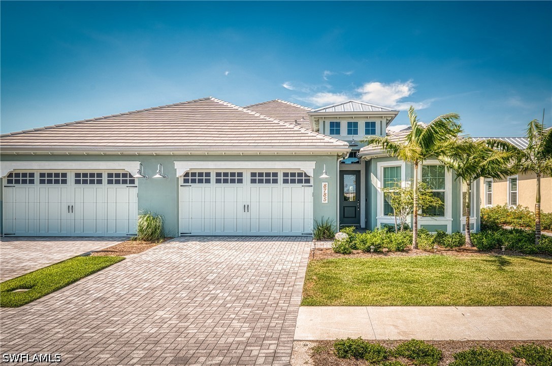 8785 Yucatan Ct — photo