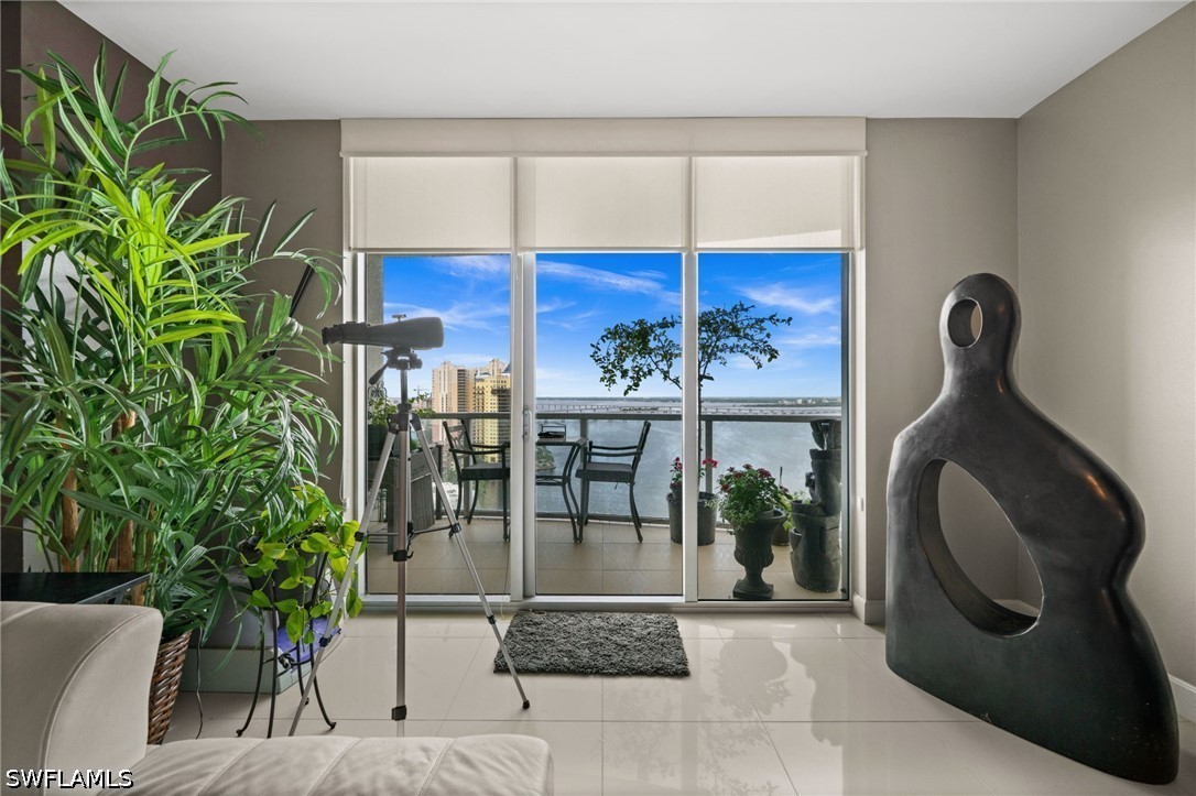 3000 Oasis Grand Blvd 2105 — photo