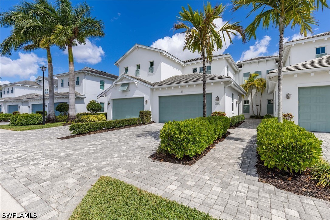 8936 Saint Lucia Dr 101 — photo