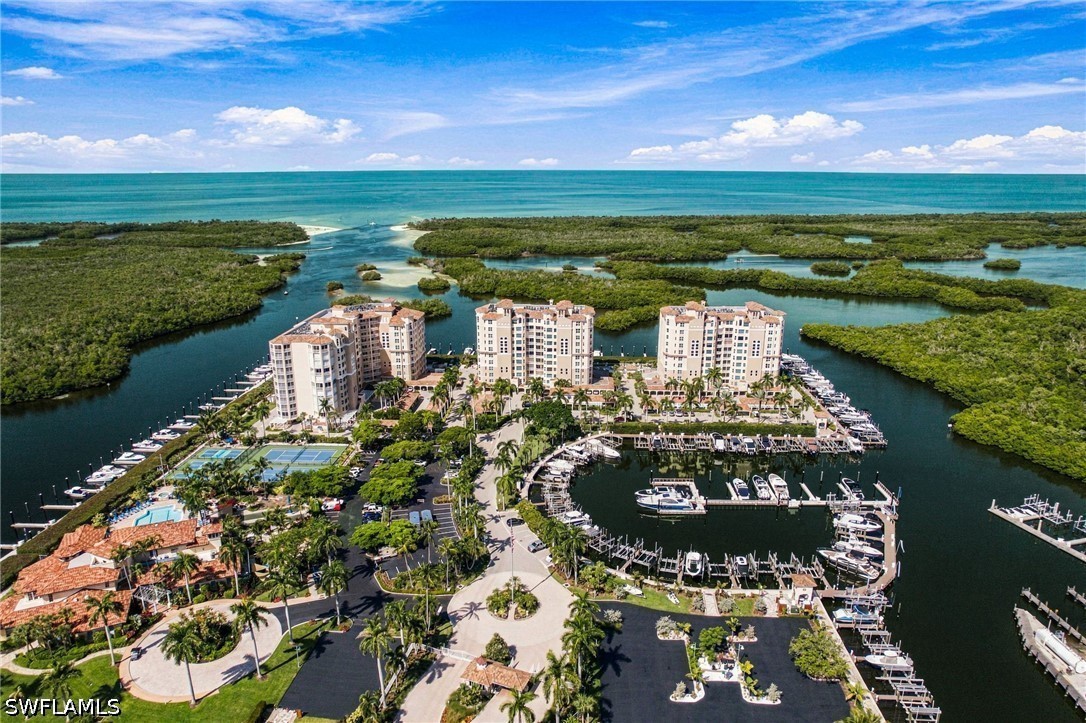 425 Dockside Dr 703 — photo