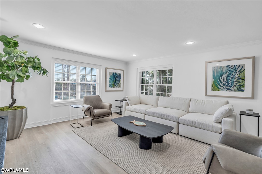 271 Broad Ave S 203 — photo