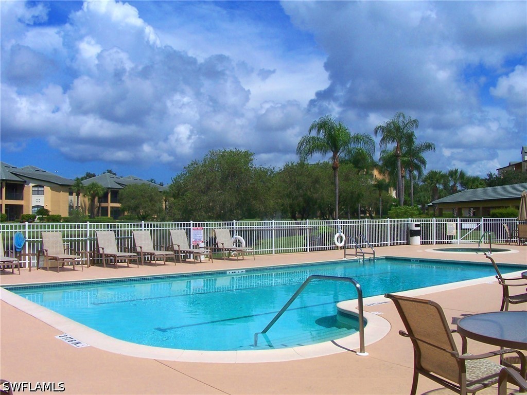 210 Vintage Cir Unit 401 — photo