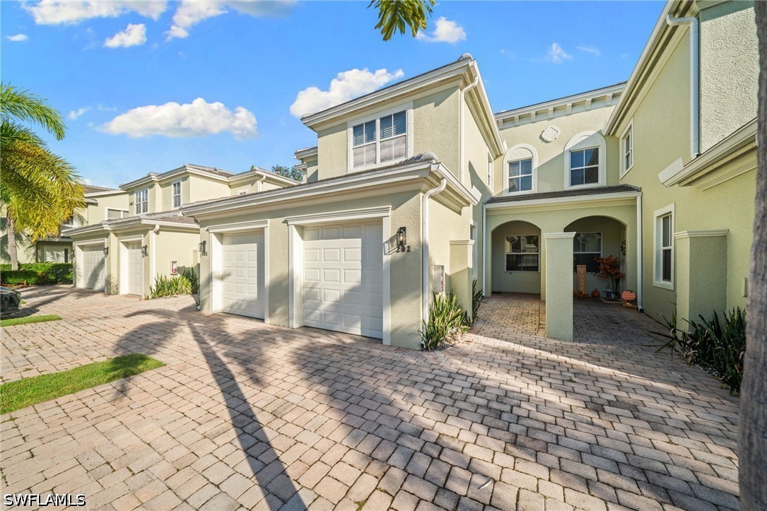 1405 Mariposa Cir Unit 11202 — photo