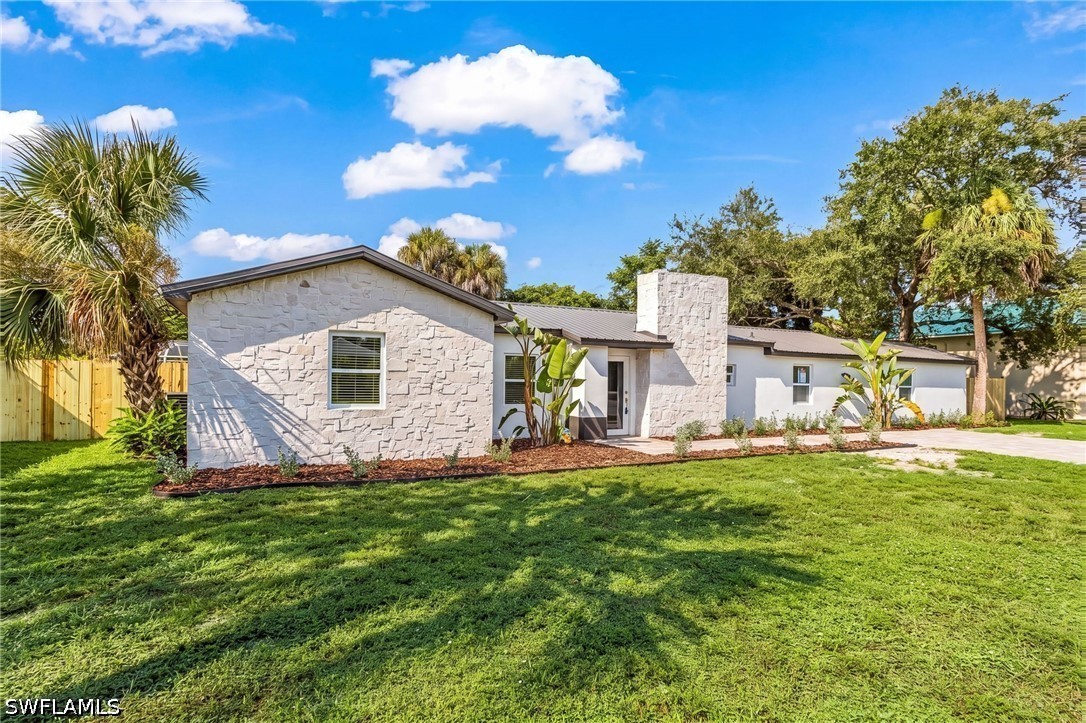 1428 Coconut Dr — photo