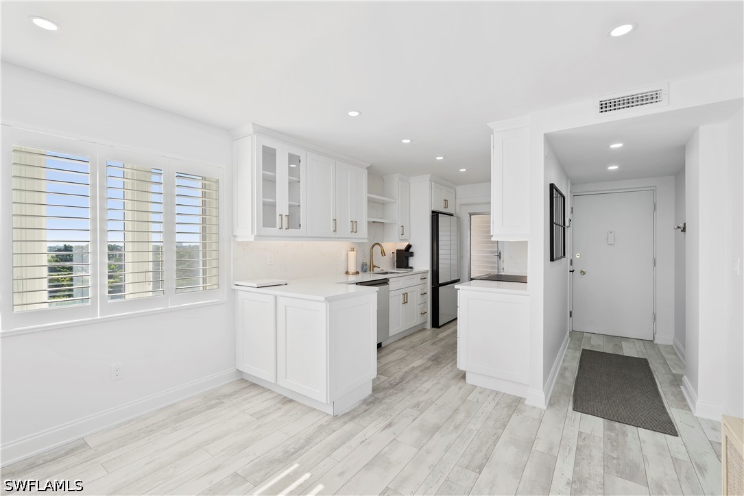 1300 Gulf Shore Blvd N Unit 703 — photo