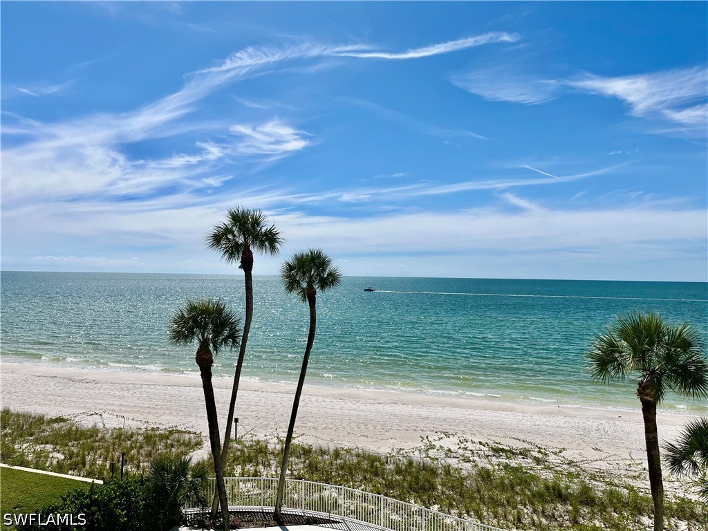 2885 Gulf Shore Blvd N Unit 304 — photo