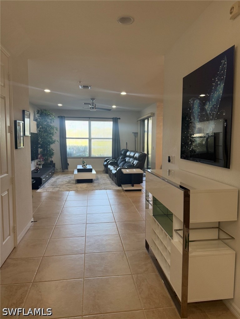 1370 Mariposa Cir Unit 22105 — photo