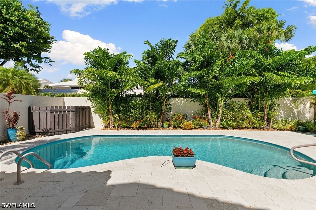 805 Sand Pointe Dr Unit 4 — photo