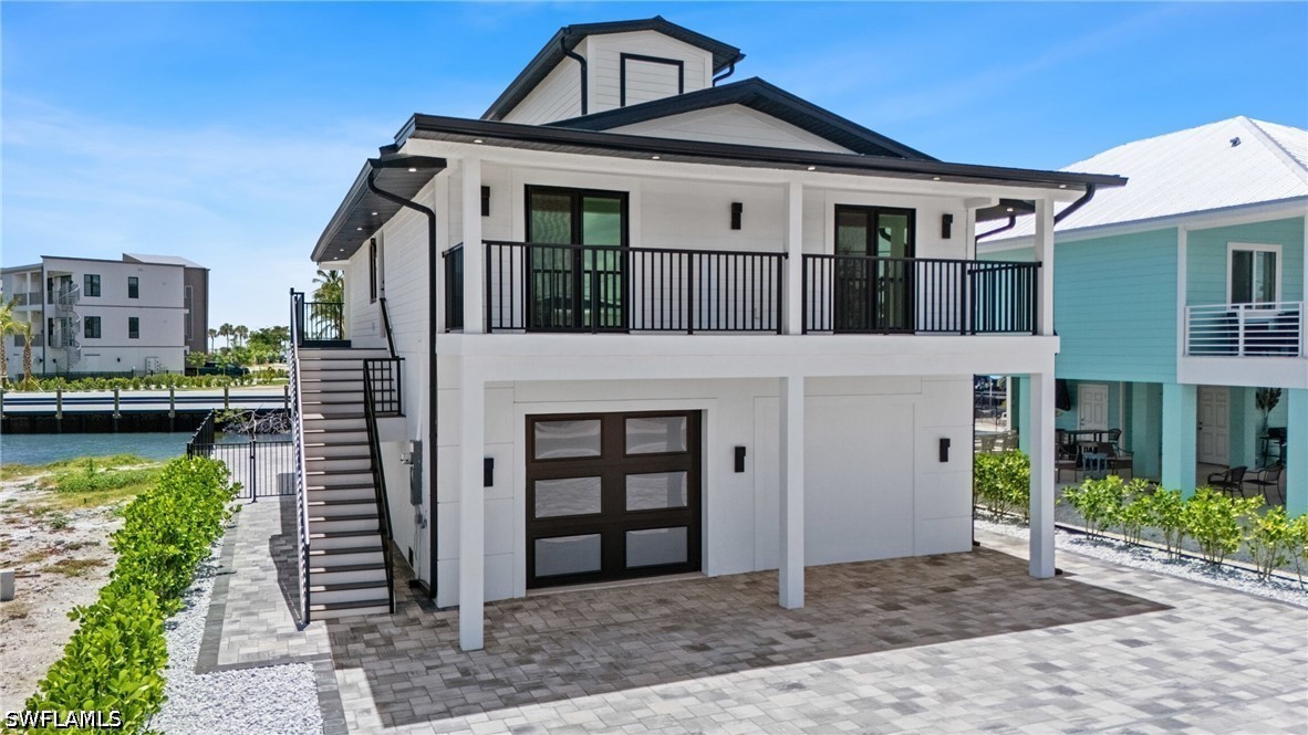 910 3rd St — photo