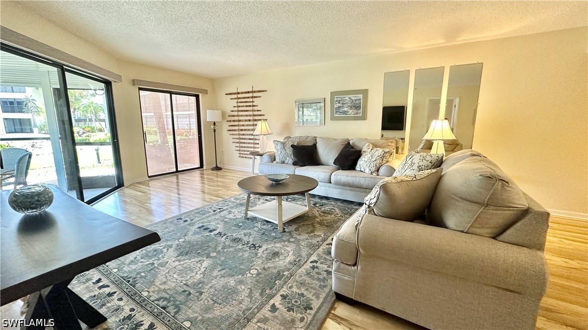 6979 Winkler Rd Unit 117 — photo