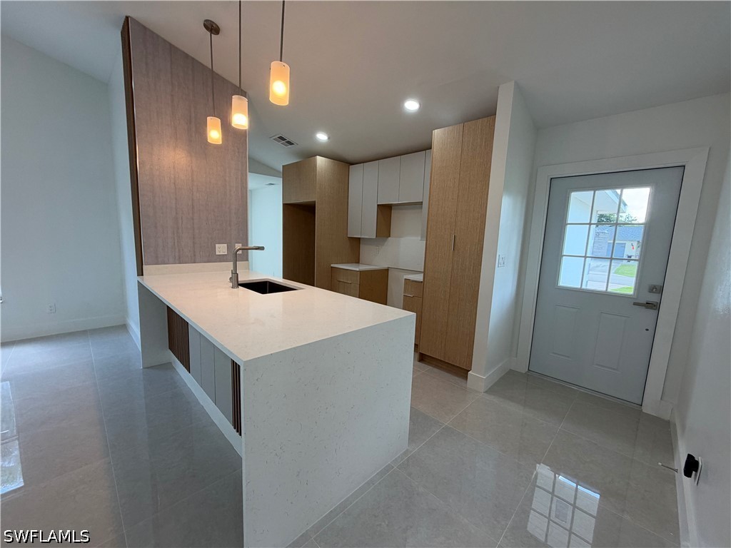1411 NE Van Loon Ln — photo