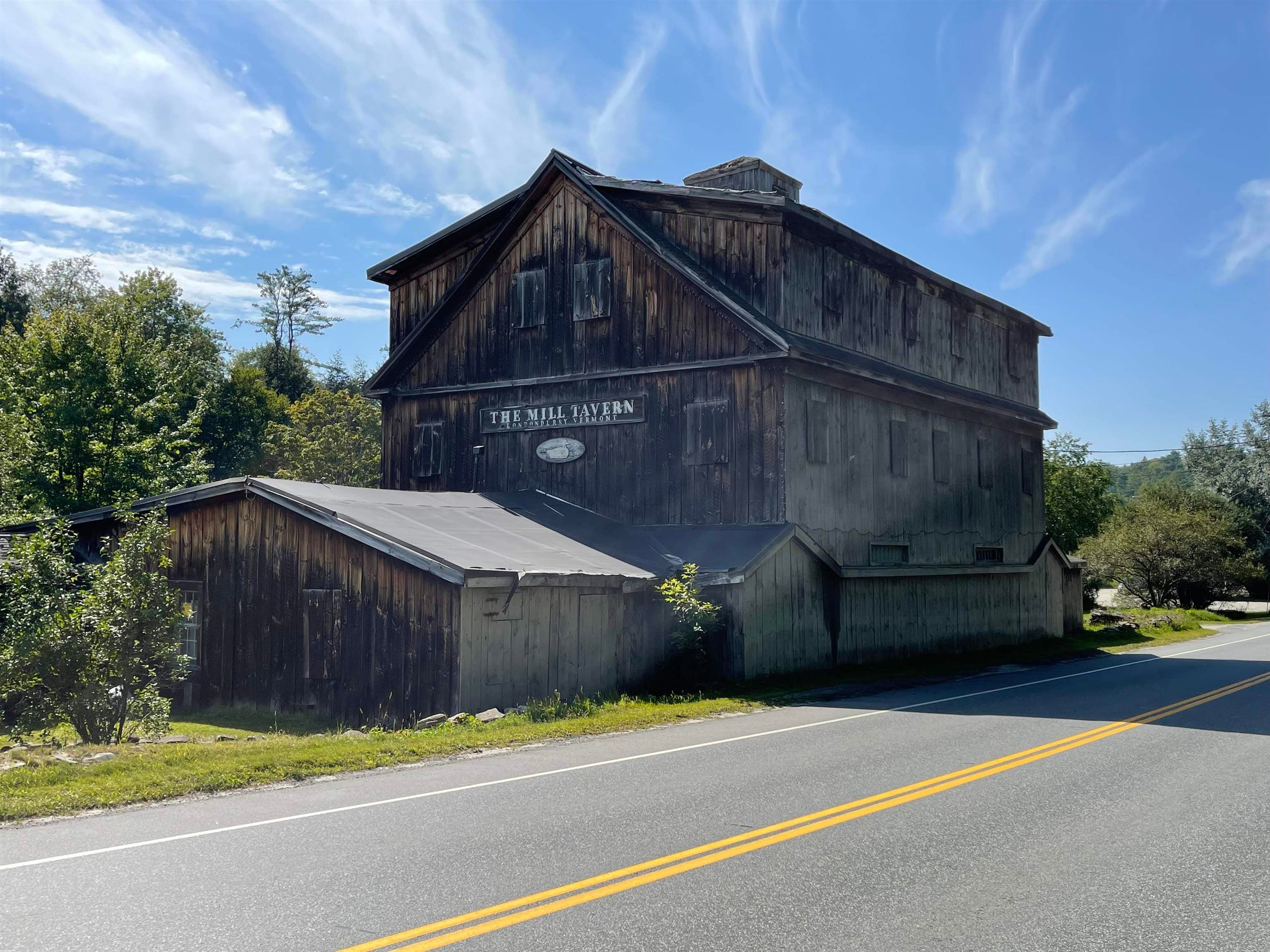 2242 North Main Street — photo