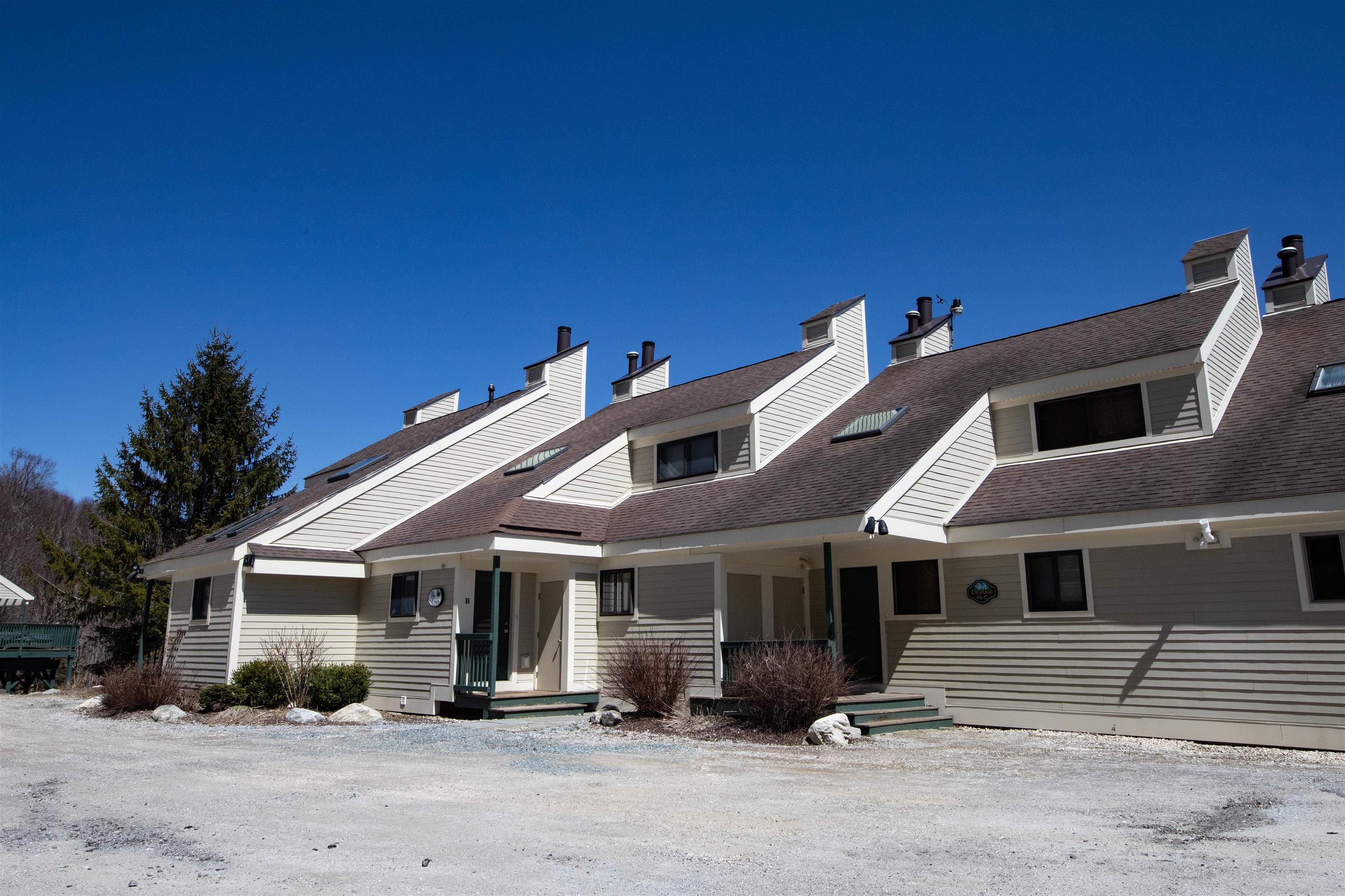224 Okemo Trailside Extension 46 C — photo