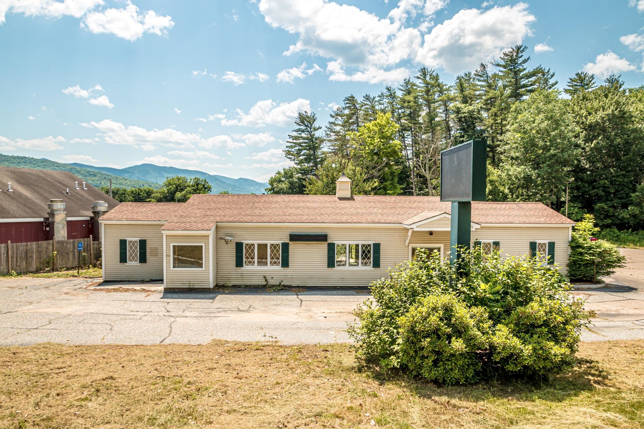 769 Nh Route 16 — photo